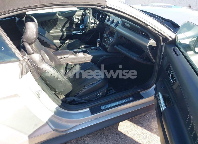 Photo 5 of 2019 Ford Mustang ECOBOOST PREMIUM (VIN 1FATP8UH0K5148555)