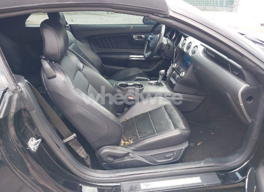 Photo 5 of 2021 Ford Mustang ECOBOOST PREMIUM (VIN 1FATP8UH0M5106101)