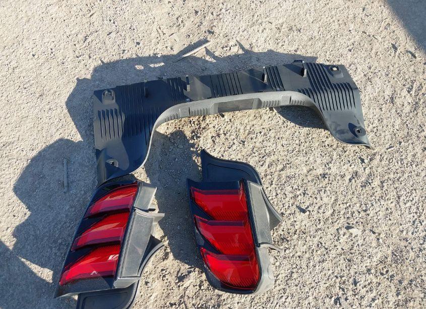 Photo 12 of 2018 Ford Mustang ECOBOOST PREMIUM (VIN 1FATP8UH1J5138759)