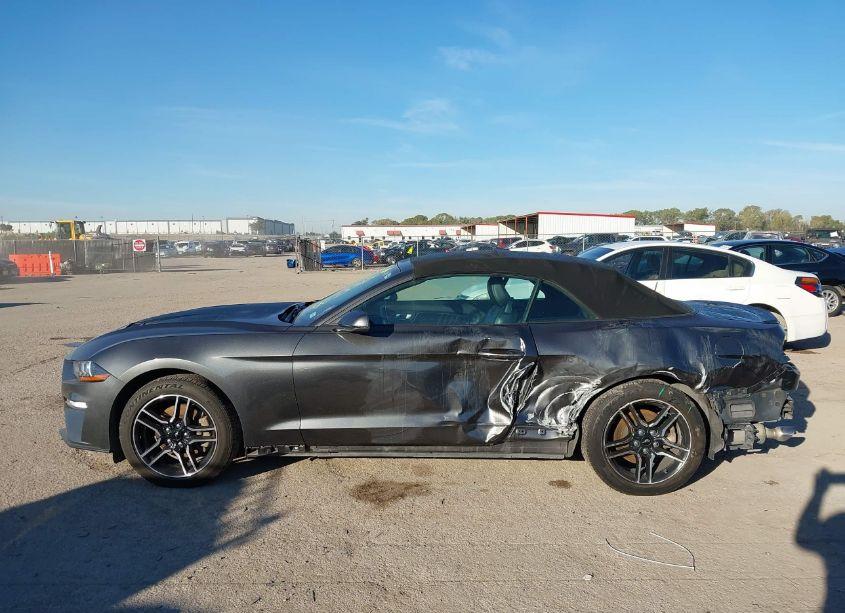 Photo 15 of 2018 Ford Mustang ECOBOOST PREMIUM (VIN 1FATP8UH1J5138759)