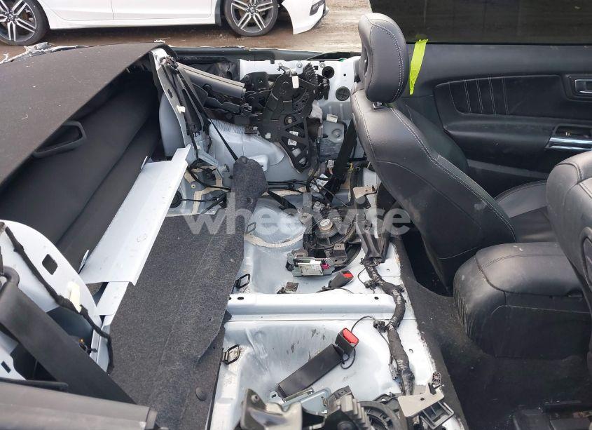 Photo 8 of 2021 Ford Mustang ECOBOOST PREMIUM (VIN 1FATP8UH1M5105376)