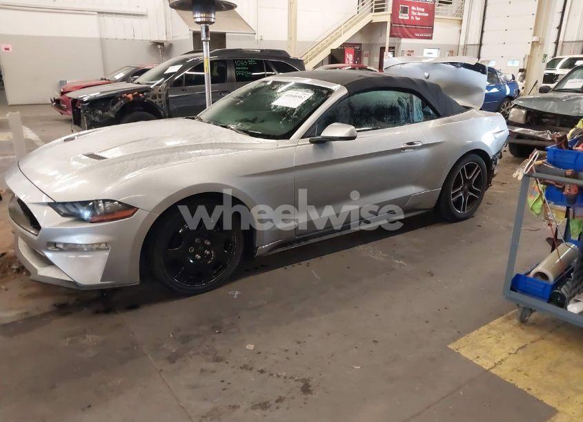 Photo 2 of 2019 Ford Mustang ECOBOOST PREMIUM (VIN 1FATP8UH2K5138609)