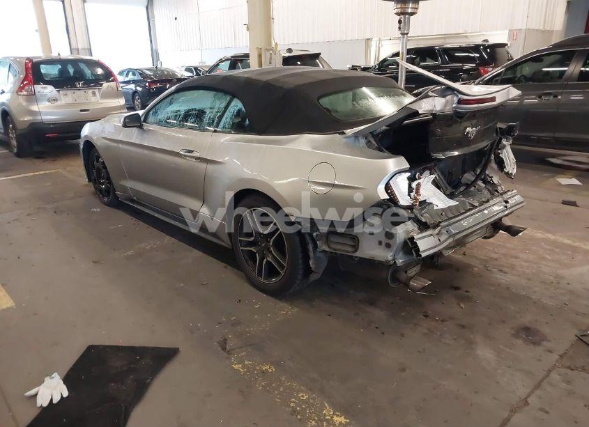 Photo 3 of 2019 Ford Mustang ECOBOOST PREMIUM (VIN 1FATP8UH2K5138609)