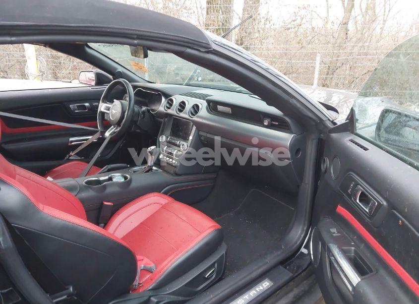 Photo 5 of 2019 Ford Mustang ECOBOOST PREMIUM (VIN 1FATP8UH2K5159850)