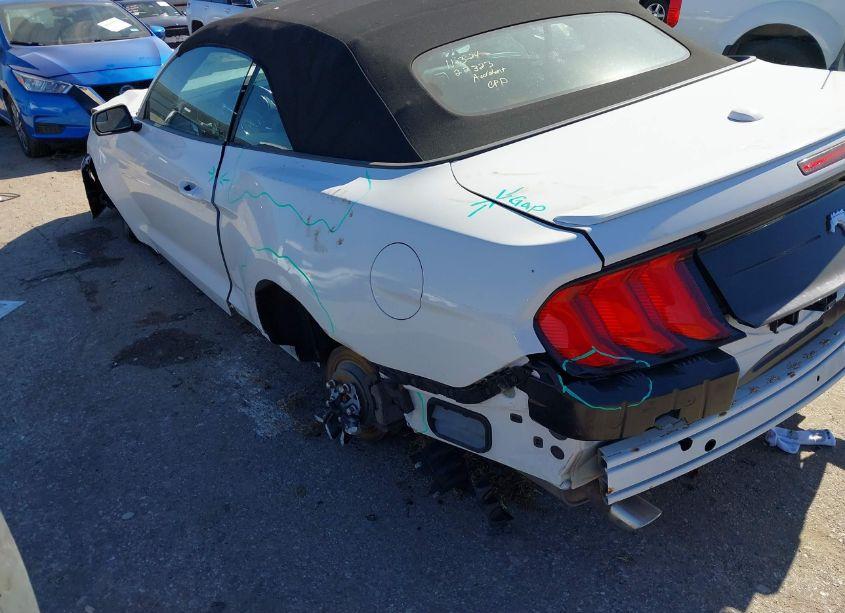 Photo 3 of 2020 Ford Mustang ECOBOOST PREMIUM (VIN 1FATP8UH4L5119089)