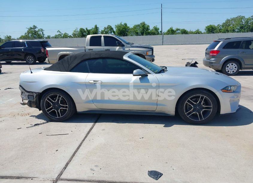 Photo 13 of 2018 Ford Mustang ECOBOOST PREMIUM (VIN 1FATP8UH5J5111337)