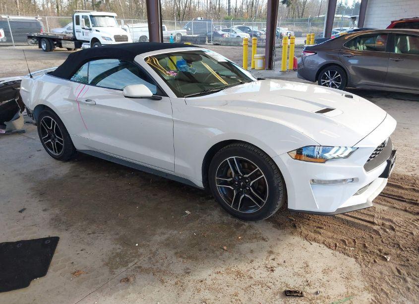 2021 Ford Mustang ECOBOOST PREMIUM (VIN 1FATP8UH6M5122433) main photo