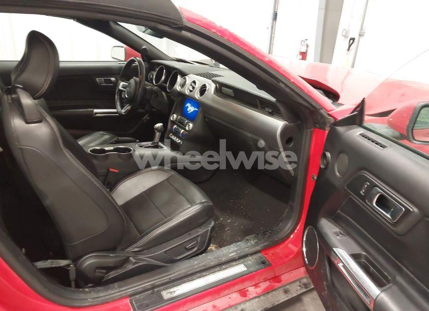 Photo 5 of 2022 Ford Mustang ECOBOOST PREMIUM (VIN 1FATP8UH6N5106282)