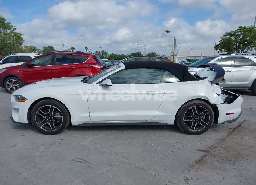 Photo 14 of 2018 Ford Mustang ECOBOOST PREMIUM (VIN 1FATP8UH7J5118080)