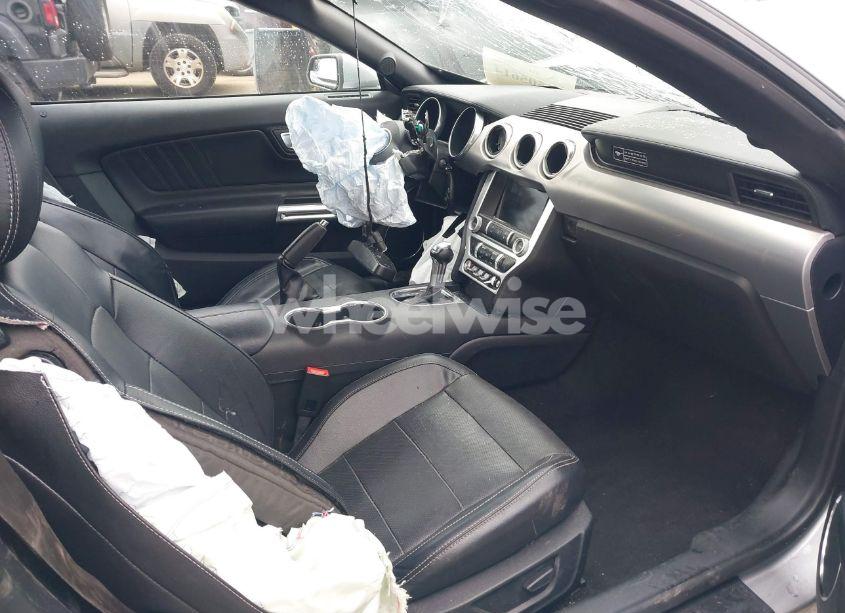 Photo 5 of 2020 Ford Mustang ECOBOOST PREMIUM (VIN 1FATP8UH7L5119278)