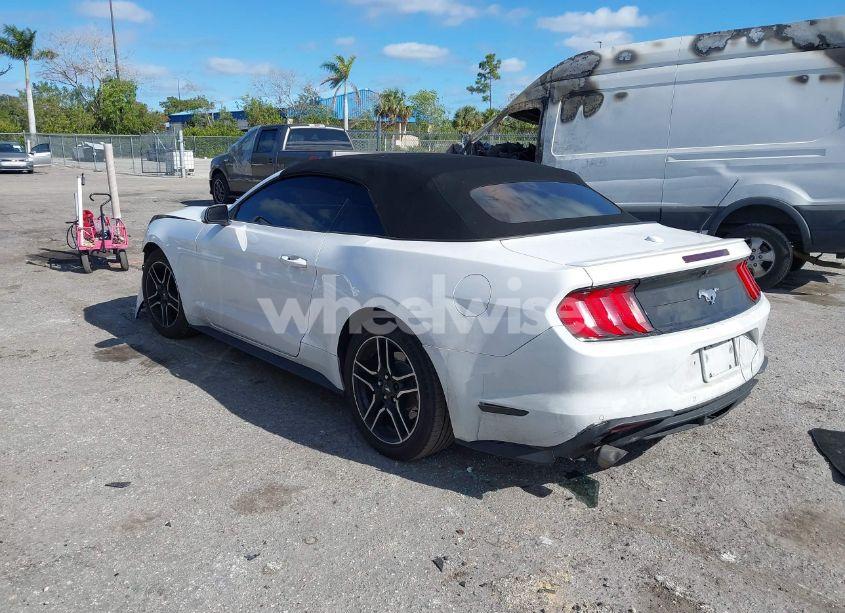 Photo 3 of 2021 Ford Mustang ECOBOOST PREMIUM (VIN 1FATP8UH7M5100201)