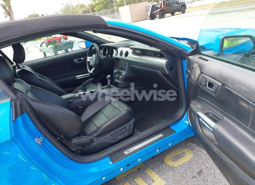 Photo 5 of 2022 Ford Mustang ECOBOOST PREMIUM (VIN 1FATP8UH7N5124791)