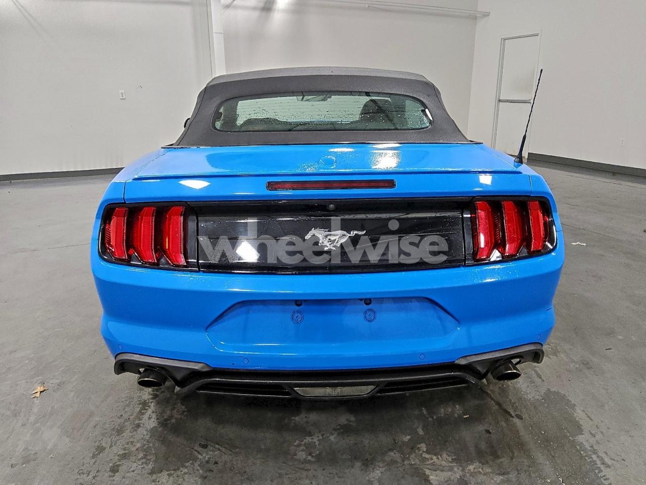 Photo 6 of 2023 FORD MUSTANG (VIN 1FATP8UH7P5105693)