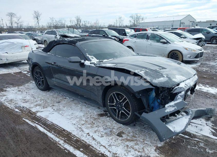 2019 Ford Mustang ECOBOOST PREMIUM (VIN 1FATP8UH8K5138694) main photo