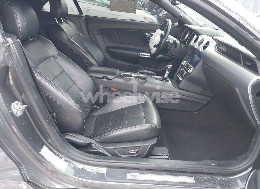 Photo 5 of 2019 Ford Mustang ECOBOOST PREMIUM (VIN 1FATP8UH8K5138694)