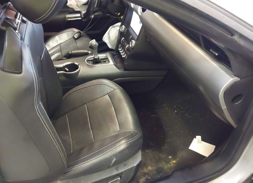 Photo 5 of 2019 Ford Mustang ECOBOOST PREMIUM (VIN 1FATP8UH9K5131480)