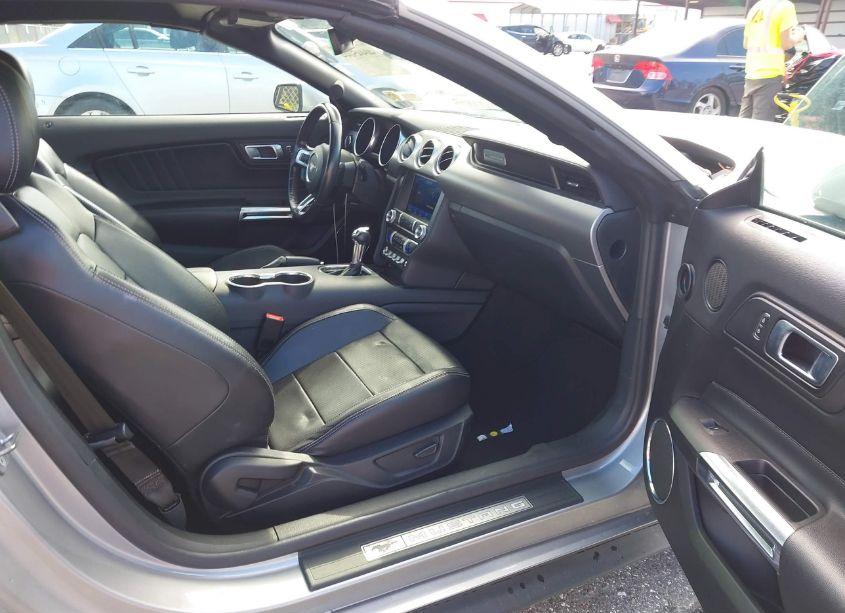 Photo 5 of 2022 Ford Mustang ECOBOOST PREMIUM (VIN 1FATP8UH9N5119060)