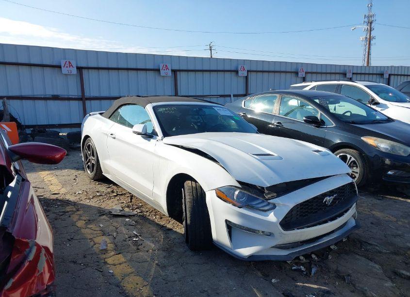 2020 Ford Mustang ECOBOOST PREMIUM (VIN 1FATP8UHXL5112583) main photo