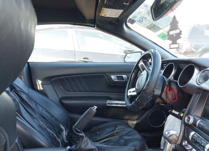 Photo 5 of 2020 Ford Mustang ECOBOOST PREMIUM (VIN 1FATP8UHXL5112583)