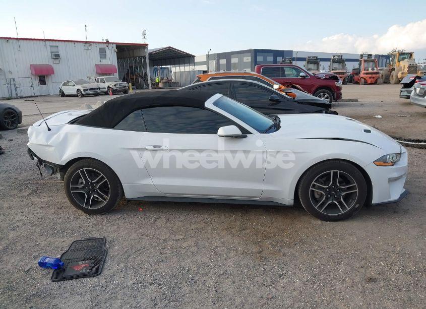 Photo 13 of 2021 Ford Mustang ECOBOOST PREMIUM (VIN 1FATP8UHXM5124332)