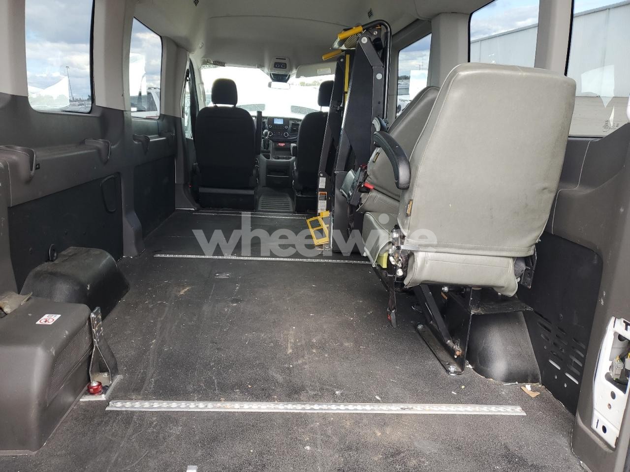 Photo 10 of 2021 FORD TRANSIT T-350 (VIN 1FBAX2C82MKA31200)