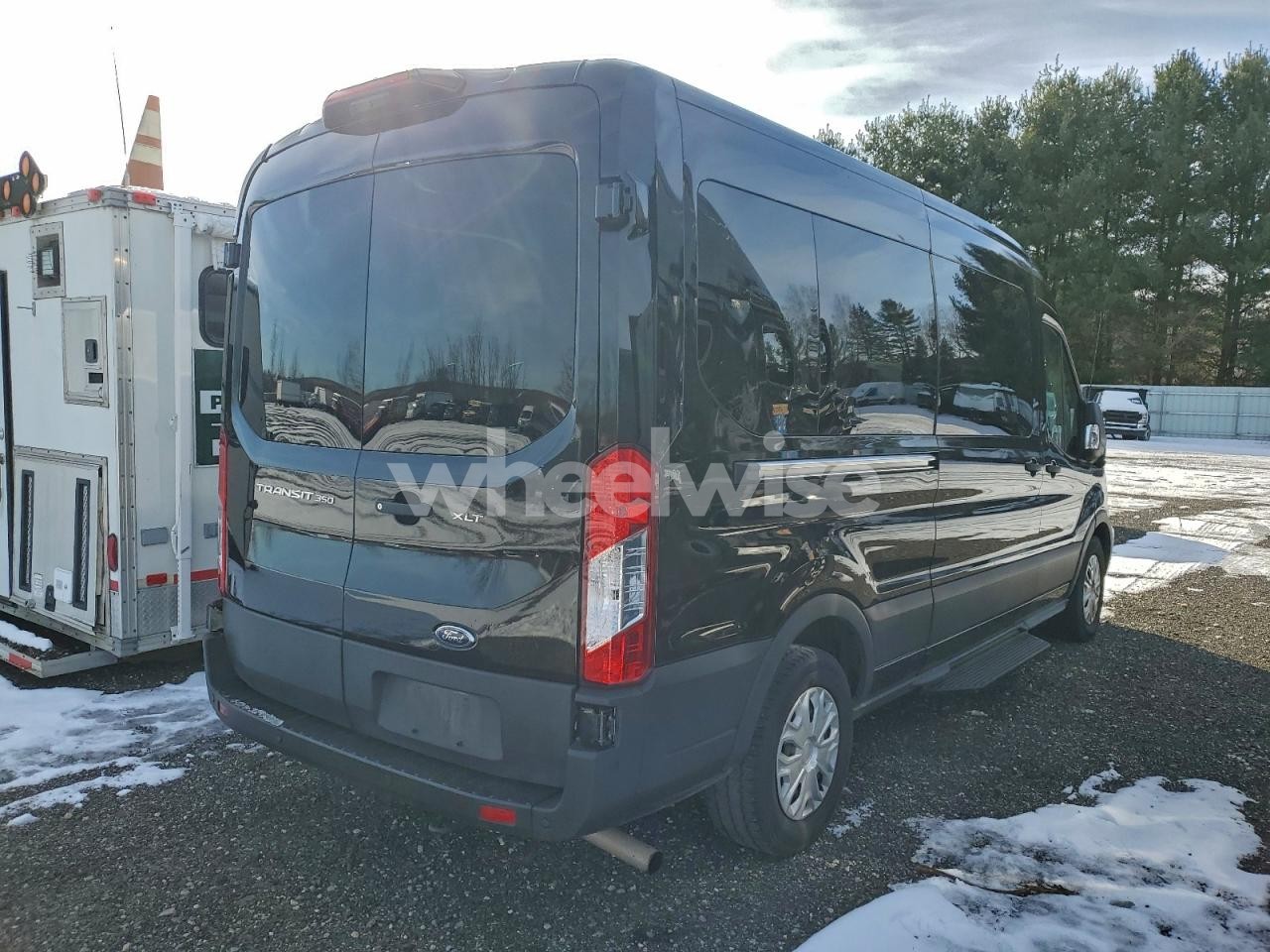 Photo 3 of 2023 FORD TRANSIT T-350 (VIN 1FBAX2C86PKB08221)
