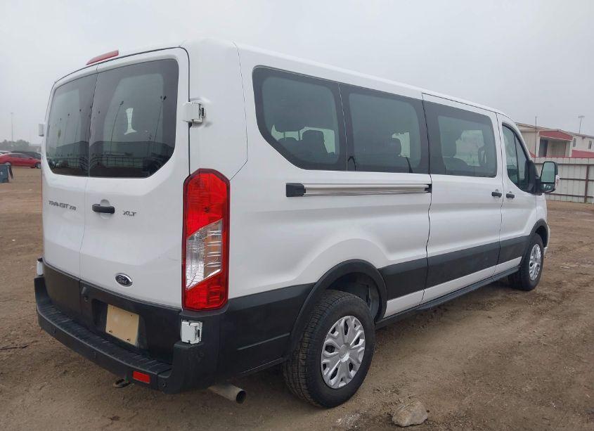 Photo 4 of 2022 Ford Transit-350 PASSENGER VAN XLT (VIN 1FBAX2Y82NKA48363)