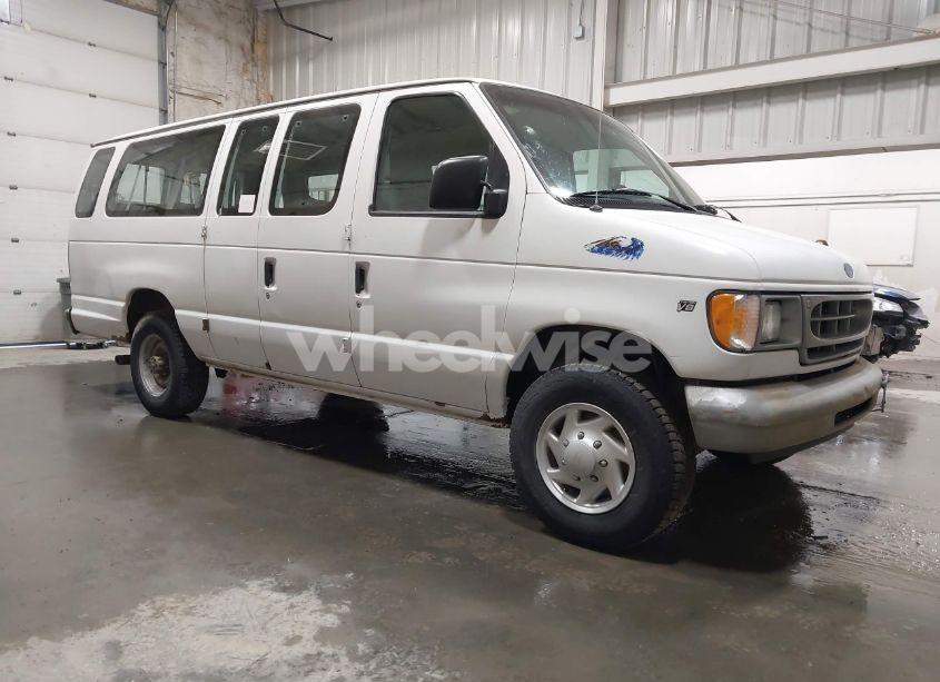 1997 Ford Club WAGON XL/XLT (VIN 1FBJS31L6VHB82132) main photo