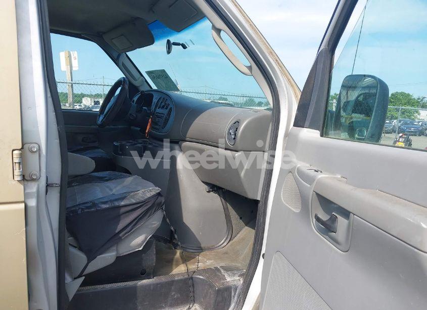 Photo 5 of 2007 Ford E-350 SUPER DUTY XL/XLT (VIN 1FBNE31L07DA62510)