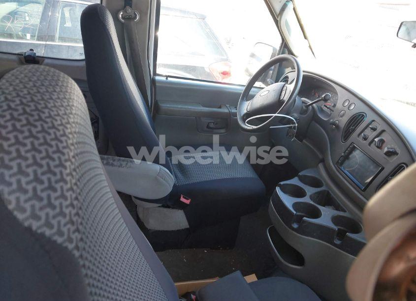 Photo 5 of 2008 Ford E-350 SUPER DUTY XL/XLT (VIN 1FBNE31L18DA20963)