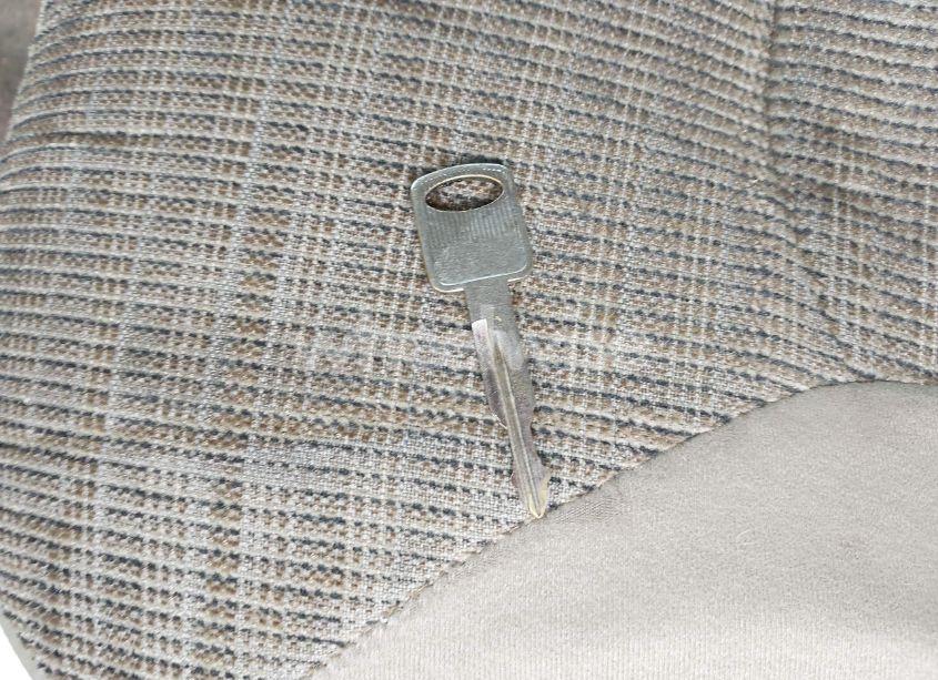 Photo 11 of 2004 Ford E-350 SUPER DUTY CHATEAU/XL/XLT (VIN 1FBNE31L34HA22488)