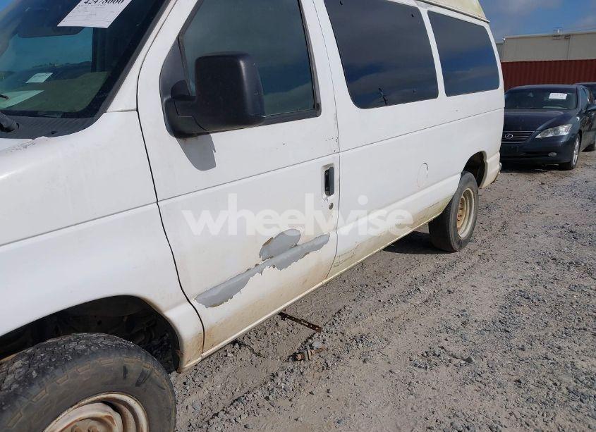 Photo 12 of 2004 Ford E-350 SUPER DUTY CHATEAU/XL/XLT (VIN 1FBNE31L34HA22488)