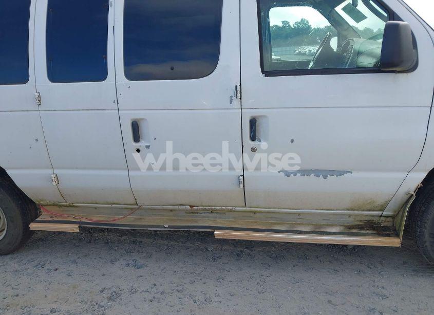 Photo 6 of 2004 Ford E-350 SUPER DUTY CHATEAU/XL/XLT (VIN 1FBNE31L34HA22488)