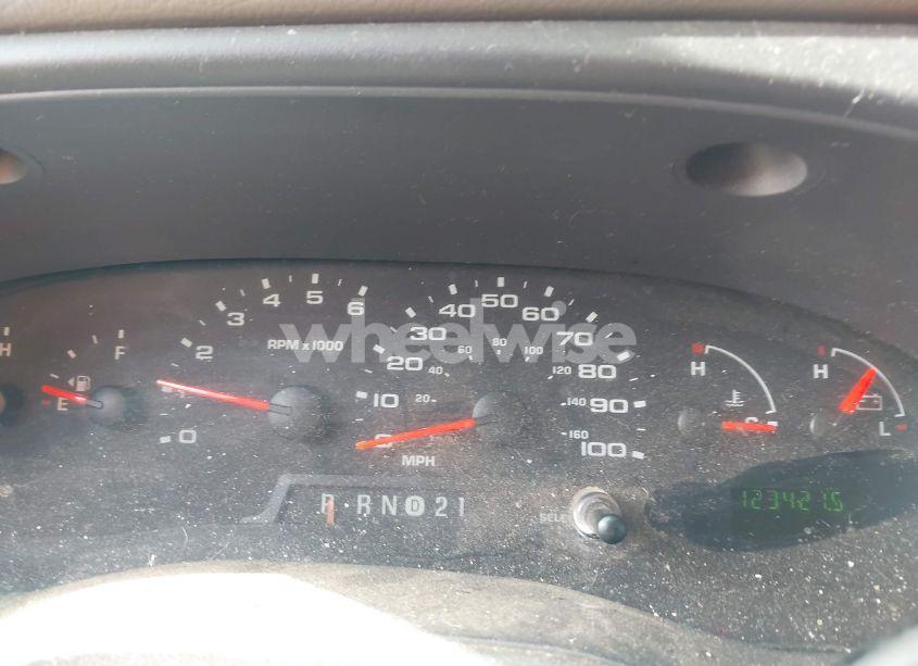 Photo 7 of 2004 Ford E-350 SUPER DUTY CHATEAU/XL/XLT (VIN 1FBNE31L34HA22488)