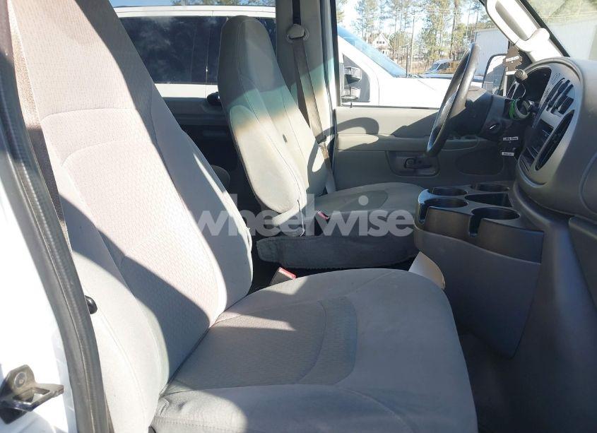 Photo 5 of 2008 Ford E-350 SUPER DUTY XL/XLT (VIN 1FBNE31L48DA90229)