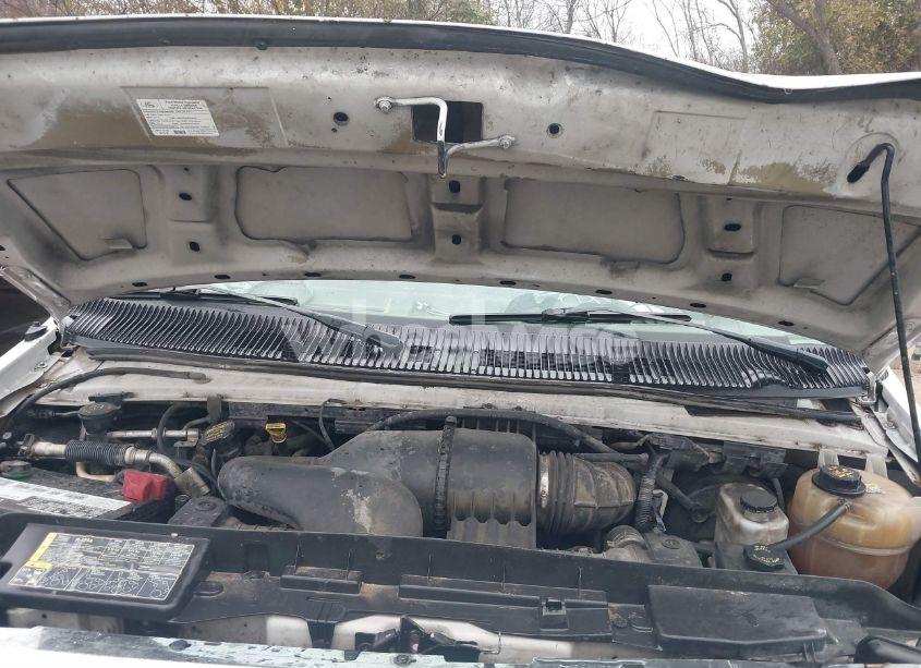 Photo 10 of 2009 Ford E-350 SUPER DUTY XL/XLT (VIN 1FBNE31L49DA56633)