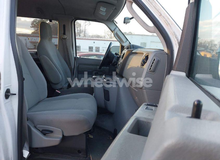 Photo 5 of 2009 Ford E-350 SUPER DUTY XL/XLT (VIN 1FBNE31L49DA64148)