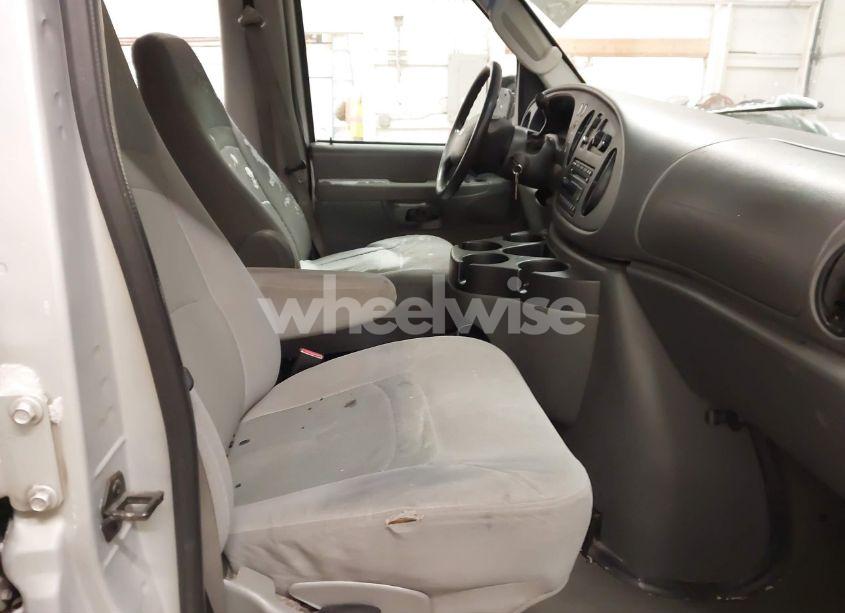 Photo 5 of 2008 Ford E-350 SUPER DUTY XL/XLT (VIN 1FBNE31L78DA28548)