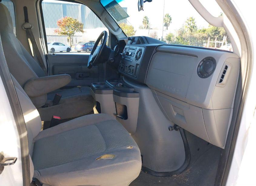Photo 5 of 2010 Ford E-350 SUPER DUTY XL/XLT (VIN 1FBNE3BL1ADA12382)