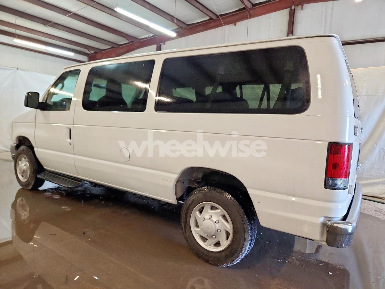 Photo 2 of 2013 FORD ECONOLINE E350 SUPER DUTY WAGON (VIN 1FBNE3BL1DDA48822)