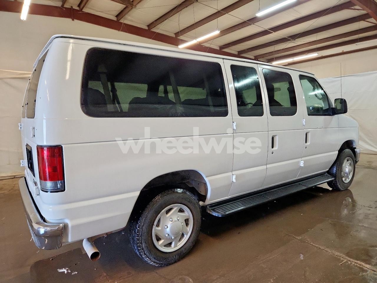 Photo 3 of 2013 FORD ECONOLINE E350 SUPER DUTY WAGON (VIN 1FBNE3BL1DDA48822)