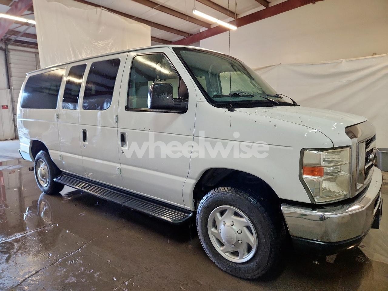 Photo 4 of 2013 FORD ECONOLINE E350 SUPER DUTY WAGON (VIN 1FBNE3BL1DDA48822)