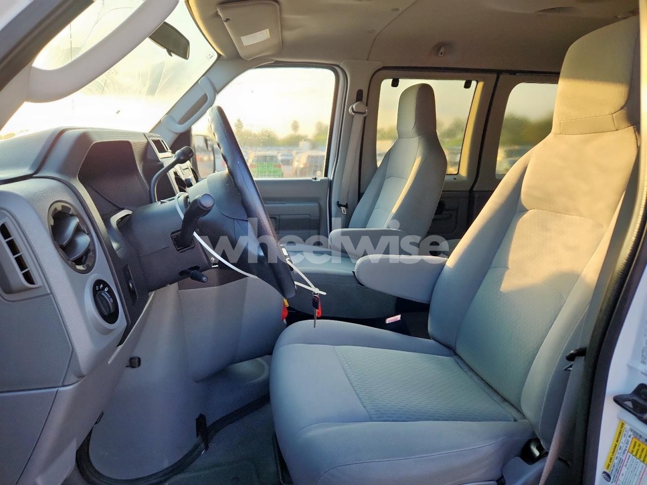 Photo 7 of 2013 FORD ECONOLINE E350 SUPER DUTY WAGON (VIN 1FBNE3BL1DDA48822)