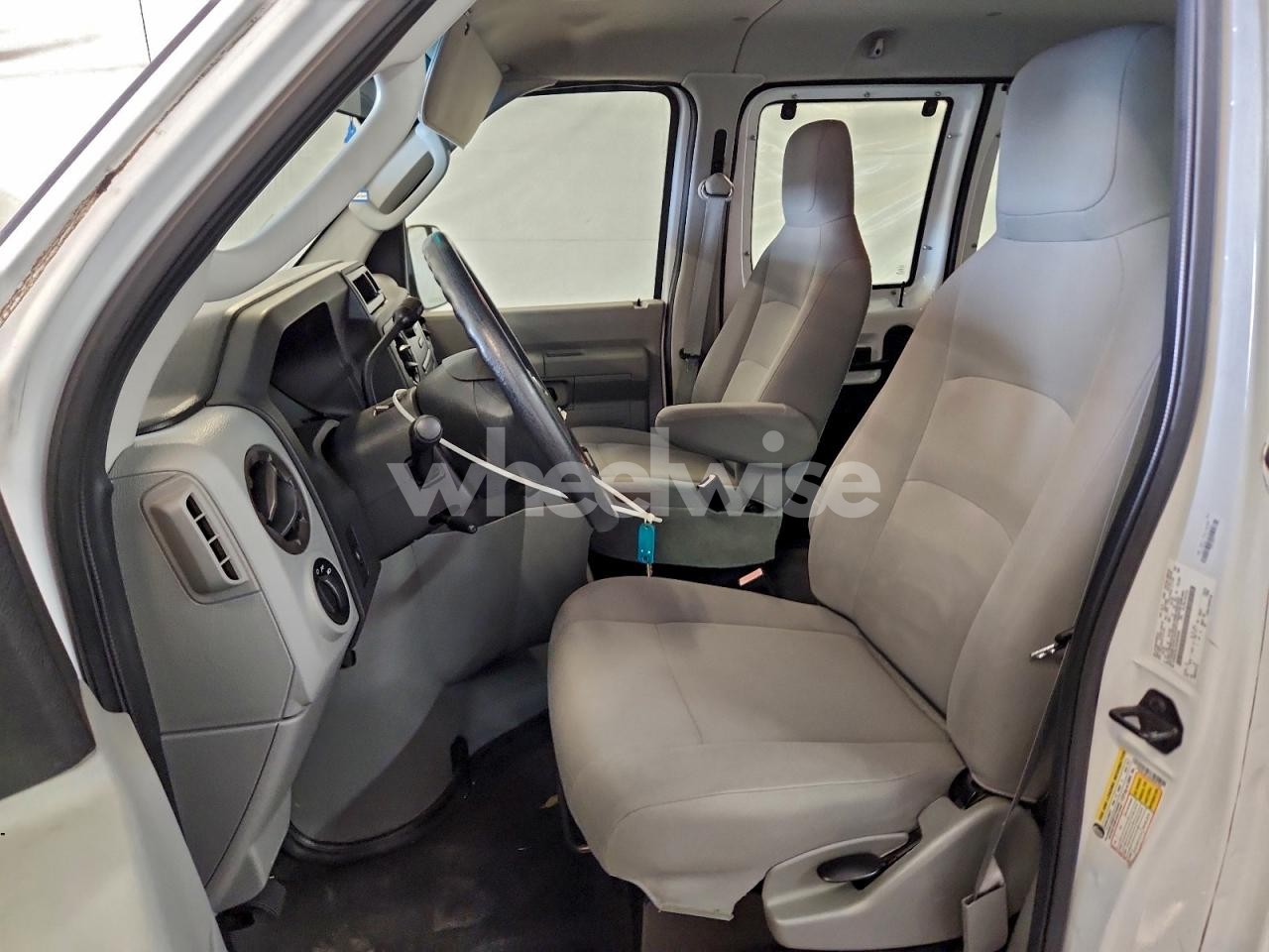 Photo 7 of 2013 FORD ECONOLINE E350 SUPER DUTY WAGON (VIN 1FBNE3BL5DDB05426)