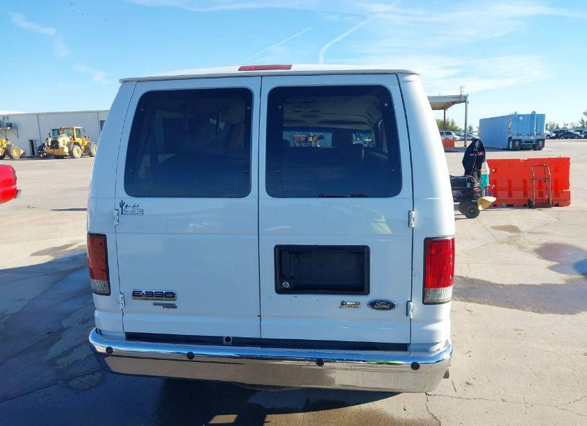 Photo 16 of 2010 Ford E-350 SUPER DUTY XL/XLT (VIN 1FBNE3BL7ADA12497)