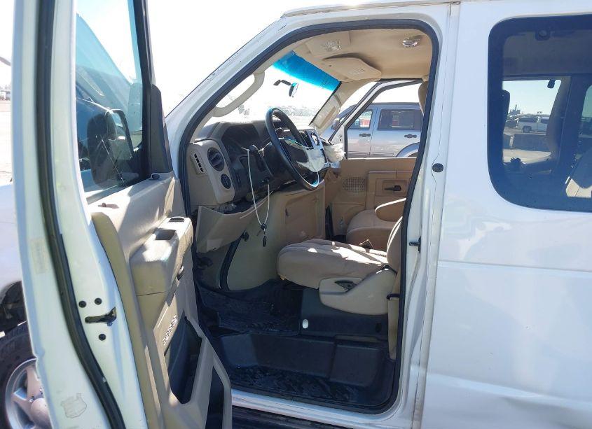 Photo 5 of 2010 Ford E-350 SUPER DUTY XL/XLT (VIN 1FBNE3BL7ADA12497)
