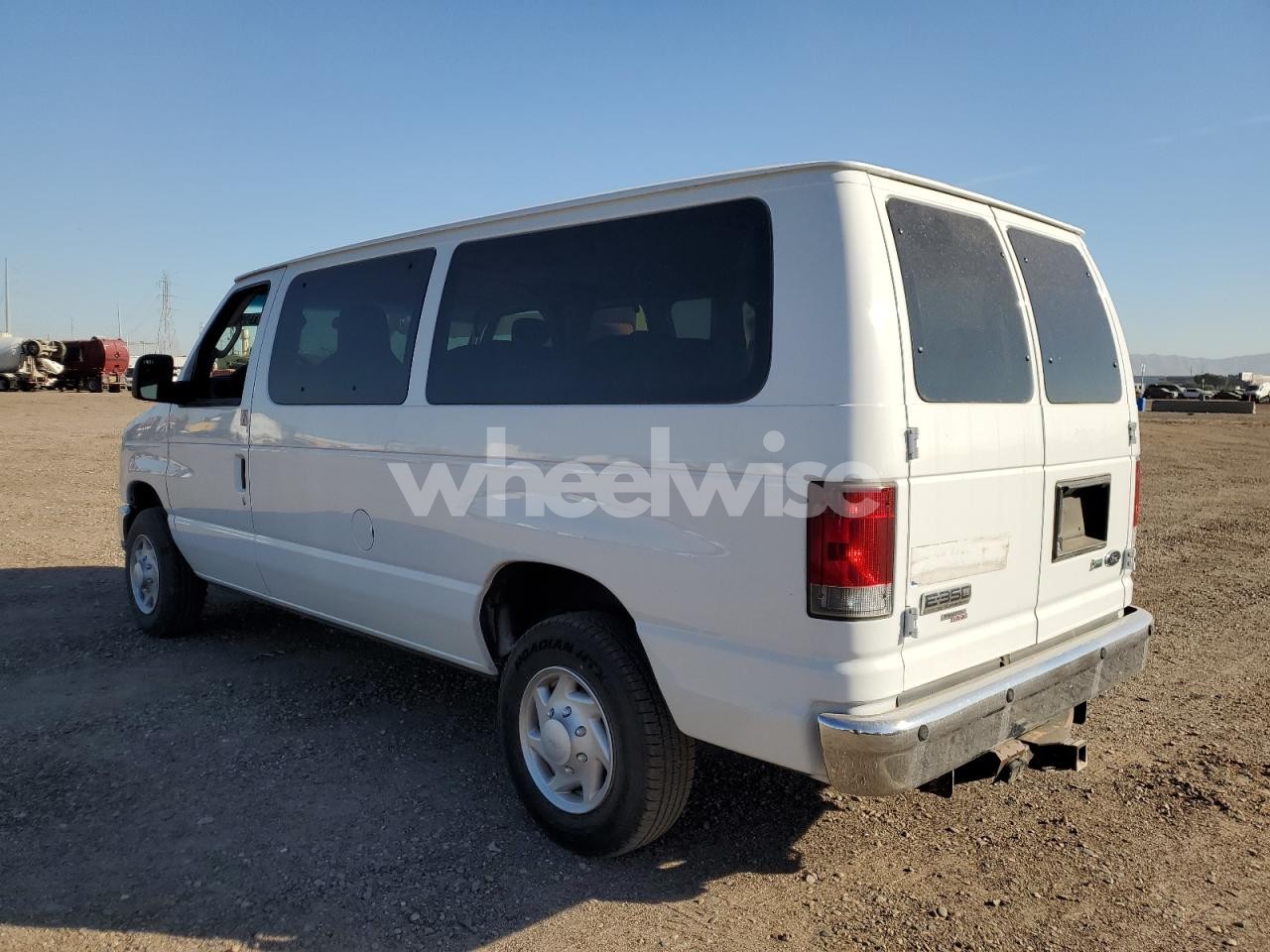 Photo 2 of 2013 FORD ECONOLINE E350 SUPER DUTY WAGON (VIN 1FBNE3BL8DDA61034)