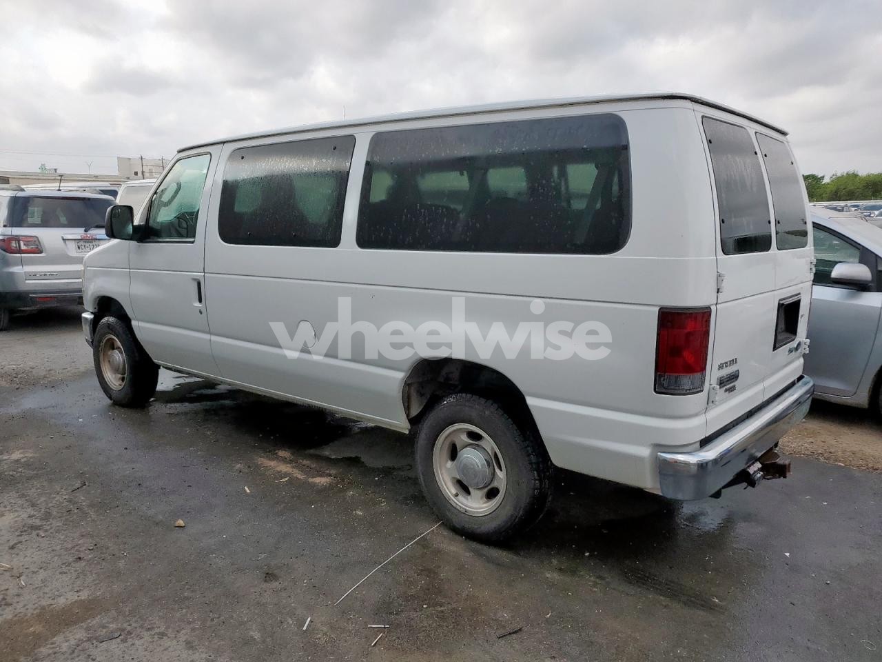 Photo 2 of 2013 FORD ECONOLINE E350 SUPER DUTY WAGON (VIN 1FBNE3BL9DDA90171)