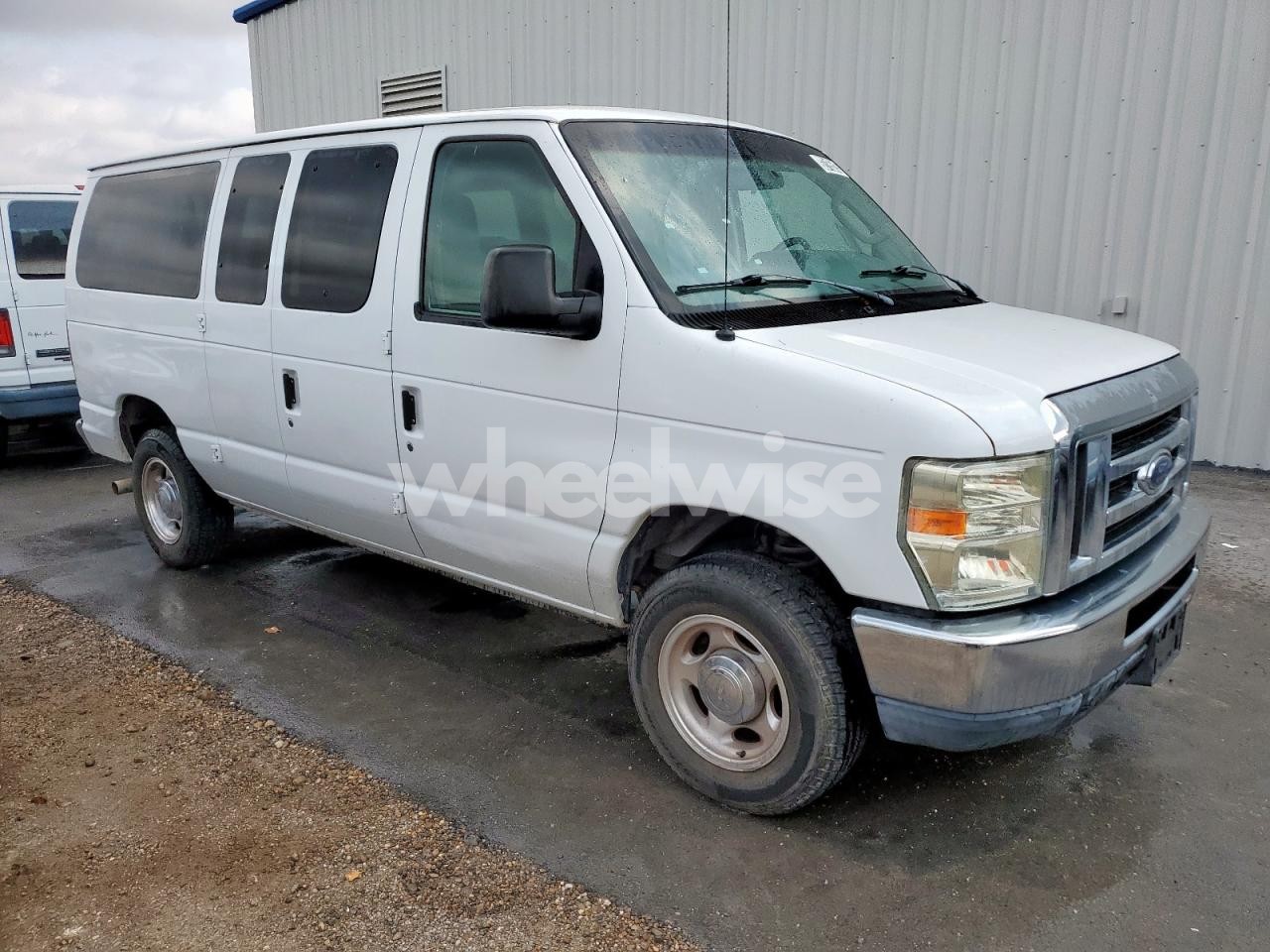 Photo 4 of 2013 FORD ECONOLINE E350 SUPER DUTY WAGON (VIN 1FBNE3BL9DDA90171)