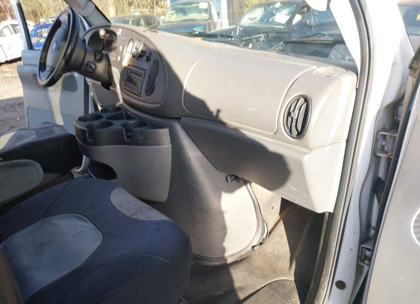 Photo 5 of 2008 Ford E-350 SUPER DUTY XL/XLT (VIN 1FBSS31L08DB22945)